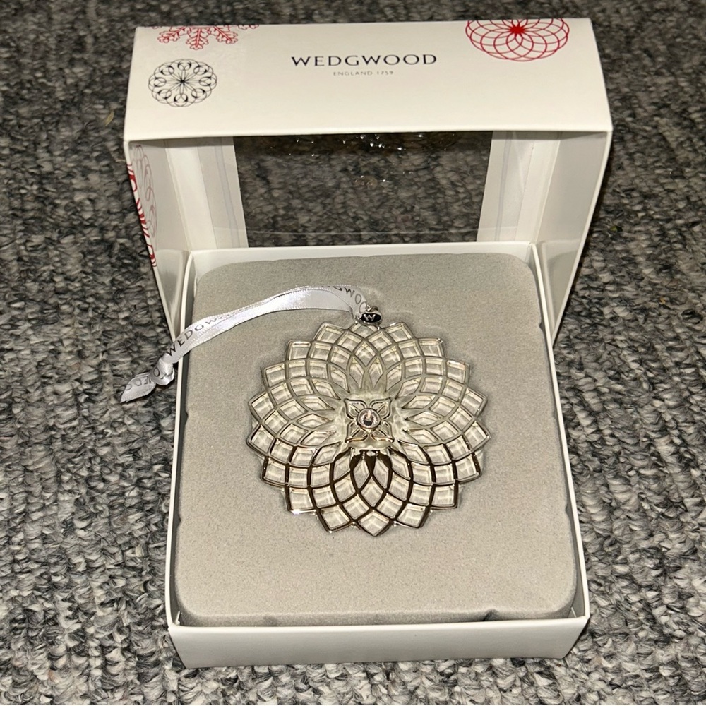 Wedgewood Silver Plated Christmas Pierced Star Decoration
